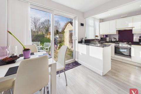 3 bedroom terraced house for sale, Shelley Road, Luton LU4
