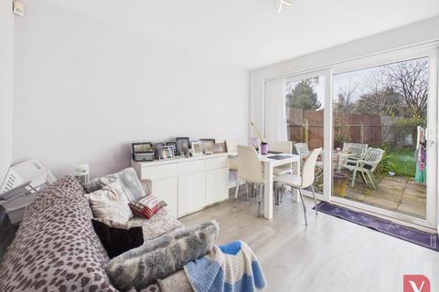 3 bedroom terraced house for sale, Shelley Road, Luton LU4