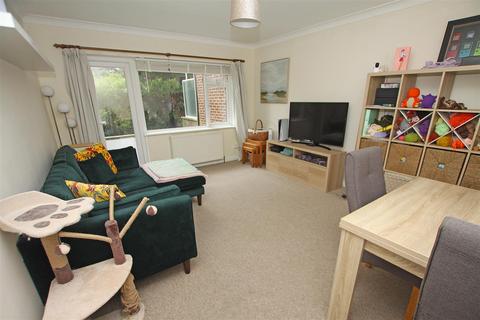 2 bedroom flat for sale, Redhill Drive, Bournemouth