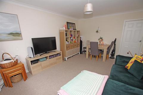 2 bedroom flat for sale, Redhill Drive, Bournemouth