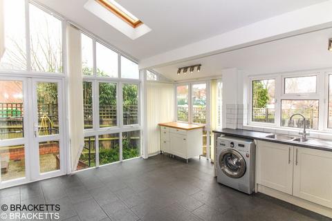 4 bedroom semi-detached house to rent, Stephens Road, Tunbridge Wells, TN4