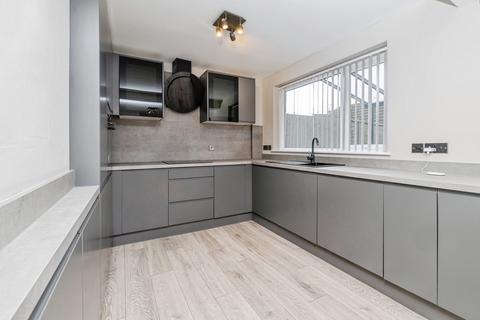 3 bedroom semi-detached house for sale, Dore Avenue, North Hykeham, Lincoln, LN6