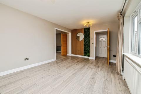 3 bedroom semi-detached house for sale, Dore Avenue, North Hykeham, Lincoln, LN6