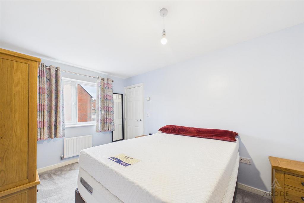 CAM02696 G0-PR0705-STILL014.jpg