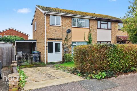 3 bedroom semi-detached house for sale, Philip Gardens, Eynesbury