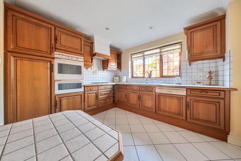 4 bedroom detached house for sale, Taylors Court, Maidenhead