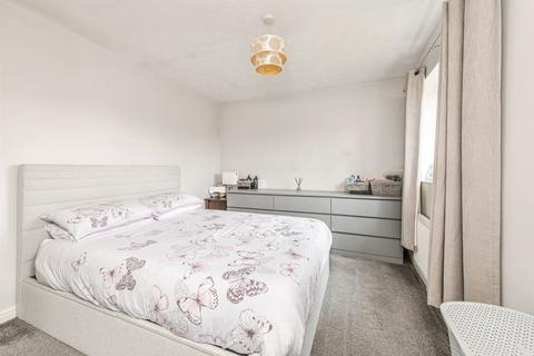 3 bedroom semi-detached house for sale, Willow Court, Alverthorpe, Wakefield