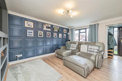 3 bedroom semi-detached house for sale, Willow Court, Alverthorpe, Wakefield