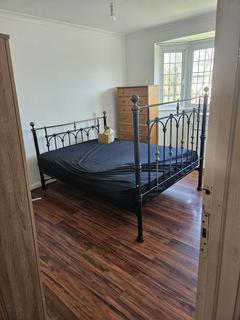 1 bedroom in a flat share to rent, The Glen, Southall UB2