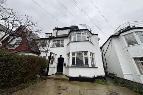 1 bedroom flat to rent, Ailsa Road, Westcliff on Sea