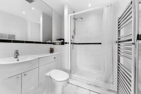 2 bedroom flat to rent, 1a Leslie Park Road, Croydon CR0