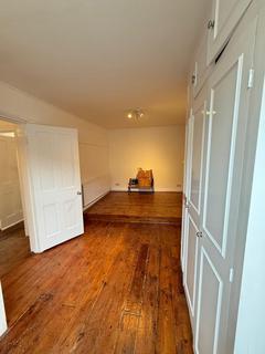 2 bedroom flat to rent, London SW5