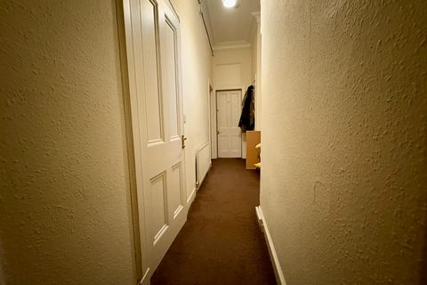 3 bedroom flat to rent, Teviot Place, Old Town, Edinburgh, EH1