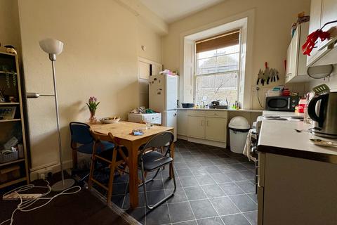 3 bedroom flat to rent, Teviot Place, Old Town, Edinburgh, EH1