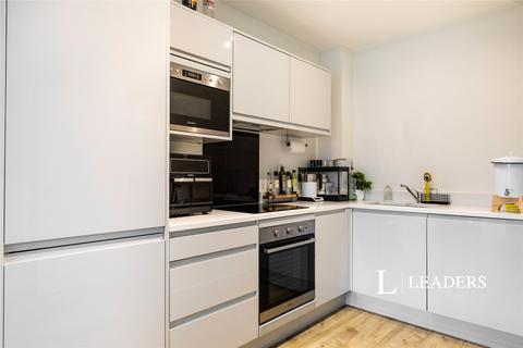 1 bedroom flat to rent, Luctons Close, Loughton, Essex, IG10