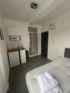 1 bedroom semi-detached house to rent - 16 Well Hall Parade, Greater London SE9