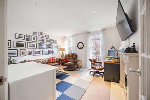 2 bedroom apartment for sale, Well Walk, London