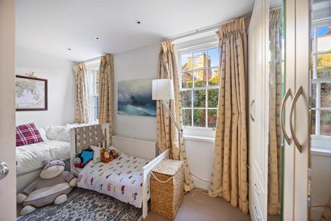 2 bedroom apartment for sale, Well Walk, London