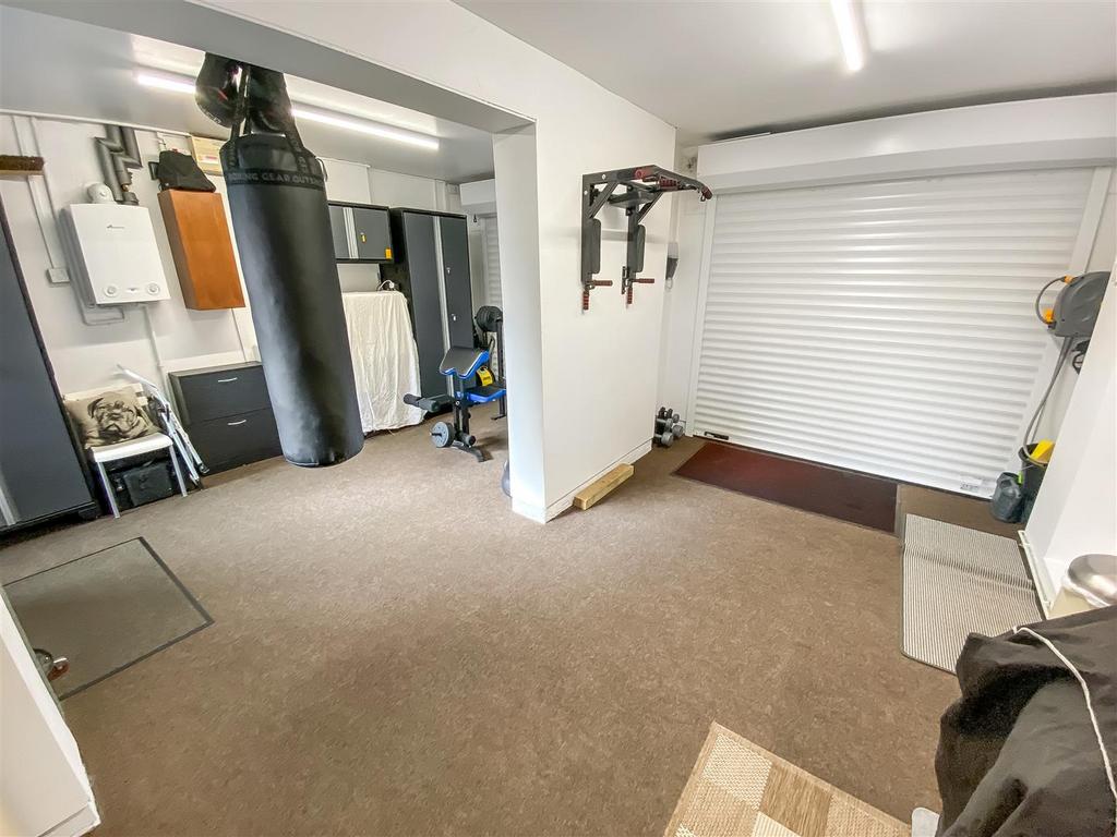 Double Garage.jpg