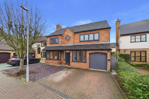 4 bedroom detached house for sale, Elizabeth Drive, Huntingdon PE29