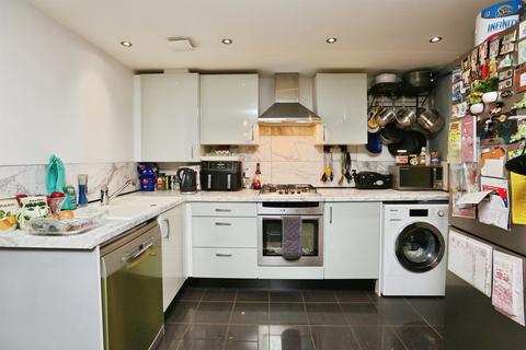 2 bedroom flat for sale, Orme Court, Fareham