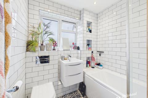 3 bedroom end of terrace house for sale, Rickard Close, Aylesbury