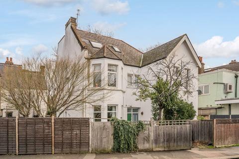 2 bedroom flat to rent, Estreham Road,, Streatham, London, SW16