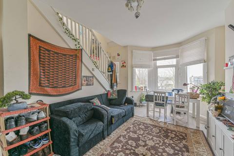 2 bedroom flat to rent, Estreham Road,, Streatham, London, SW16