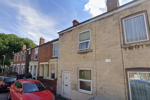 3 bedroom terraced house to rent, Albany Street, Tredworth
