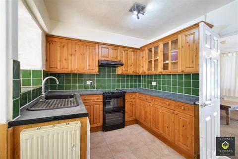3 bedroom terraced house to rent, Albany Street, Tredworth