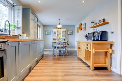 5 bedroom detached house for sale, Moorhouse Drive, Thurcroft, Rotherham