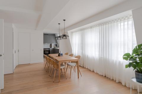 undefined, Great Portland Street, London W1W