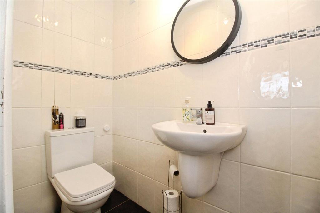 Cloakroom/Wc