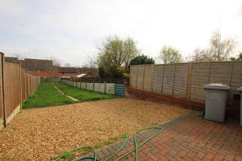 3 bedroom terraced house to rent, Bath Road, Kettering, Northamptonshire, NN16