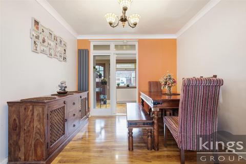 4 bedroom terraced house for sale, Tynemouth Drive, Enfield