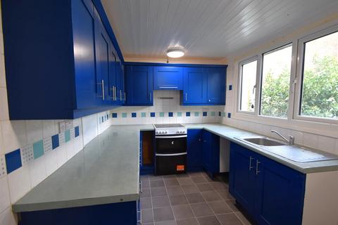 3 bedroom house to rent, Ditchling Drive, Hastings