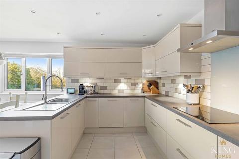 5 bedroom detached house for sale, Belmont Close, Redditch