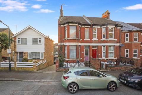 2 bedroom apartment for sale - Purbeck Road, Chatham, Kent, ME4