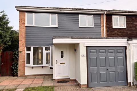 3 bedroom end of terrace house for sale, Swan End, Buckden, PE19 5SW