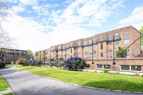 3 bedroom flat for sale, Portsmouth Road, London SW15