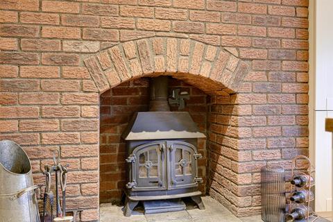 2 bedroom cottage for sale, Benn Lane, Huddersfield HD3