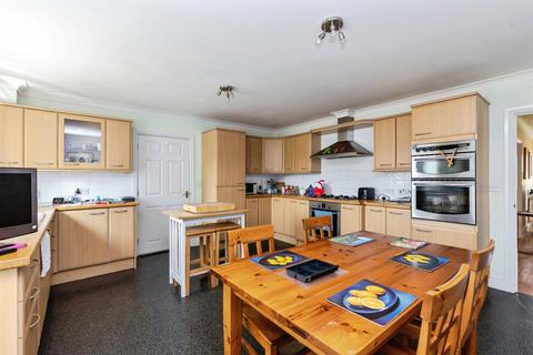5 bedroom detached house for sale, Elwyndene Road, March