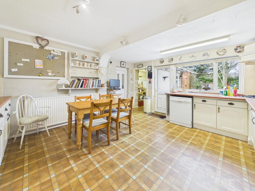 Breakfast/kitchen
