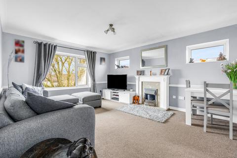 2 bedroom flat for sale, Cozens Road, Ware SG12