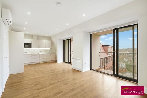 2 bedroom flat to rent, Holmbush Court, Brent Street, Hendon, NW4 2NS