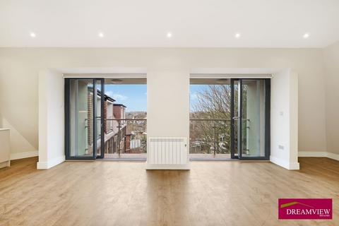 2 bedroom flat to rent, Holmbush Court, Brent Street, Hendon, NW4 2NS