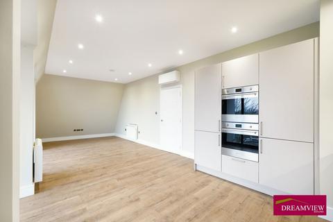 2 bedroom flat to rent, Holmbush Court, Brent Street, Hendon, NW4 2NS