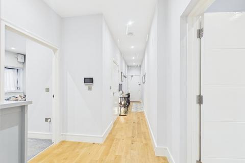 2 bedroom apartment for sale, Treadaway Hill, Loudwater, High Wycombe, Buckinghamshire, HP10