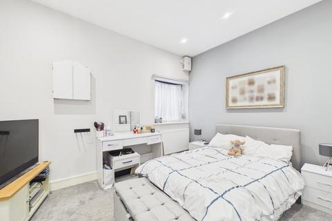 2 bedroom apartment for sale, Treadaway Hill, Loudwater, High Wycombe, Buckinghamshire, HP10