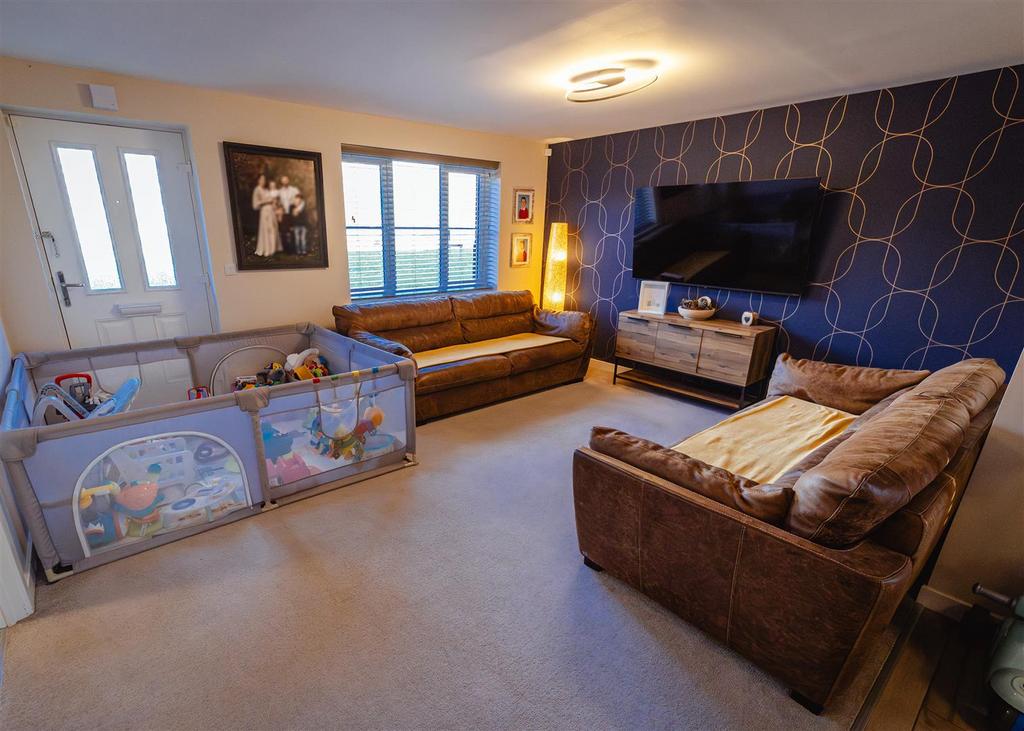 003 - Lounge.jpg